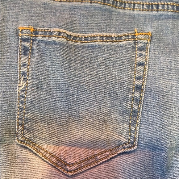 ❌DONATED❌Blue Denim Distressed Frayed Hem Jean Skirt With Black Belt - Picture 7 of 11